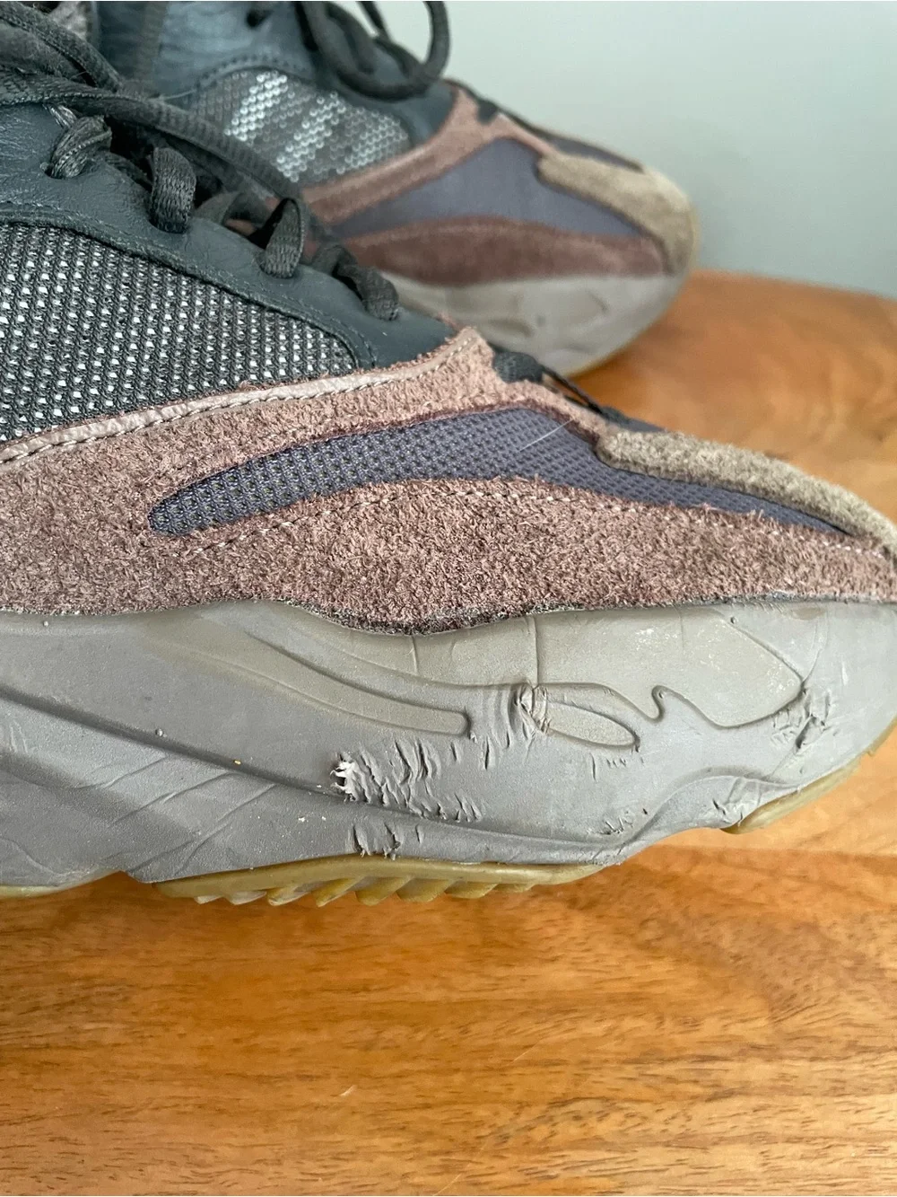 Adidas Yeezy Boost 700 Mauve Sneakers Men’s Size 8.5 Brown Gray Chunky Running S